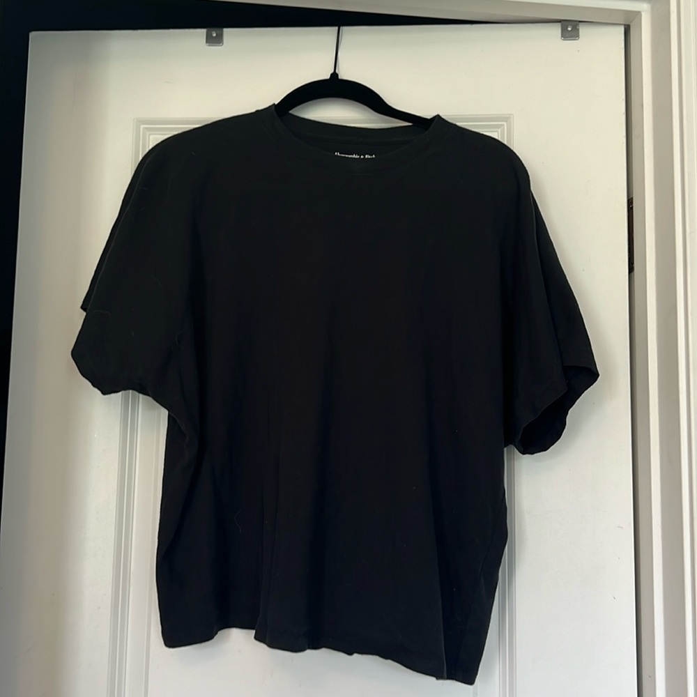 Black tee